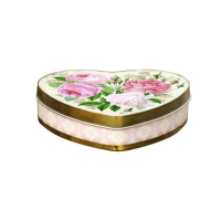 blik met rozen in een hartvorm